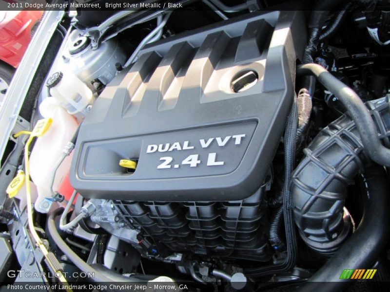 Bright Silver Metallic / Black 2011 Dodge Avenger Mainstreet