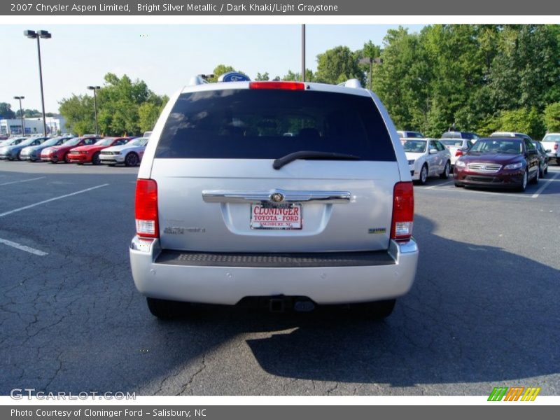 Bright Silver Metallic / Dark Khaki/Light Graystone 2007 Chrysler Aspen Limited
