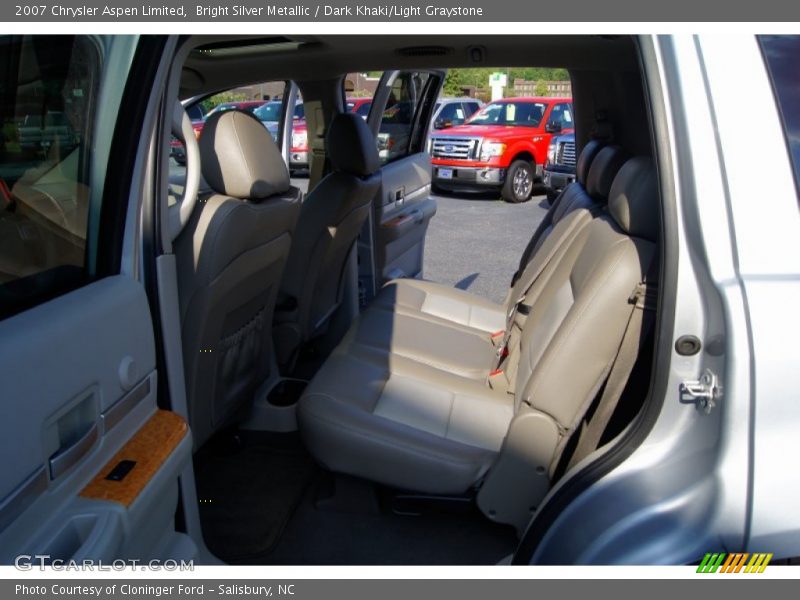 Bright Silver Metallic / Dark Khaki/Light Graystone 2007 Chrysler Aspen Limited