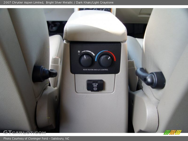 Bright Silver Metallic / Dark Khaki/Light Graystone 2007 Chrysler Aspen Limited