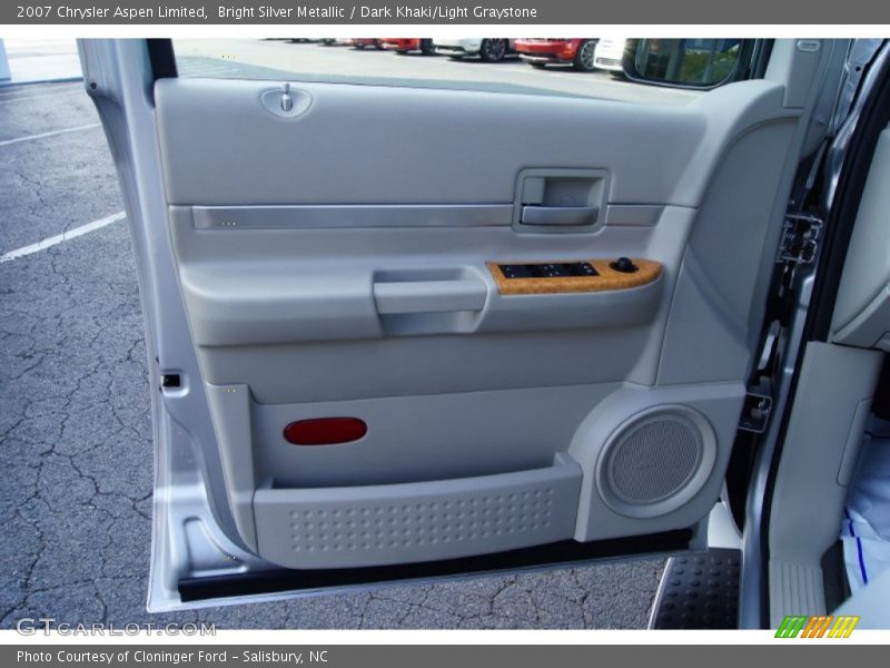 Bright Silver Metallic / Dark Khaki/Light Graystone 2007 Chrysler Aspen Limited