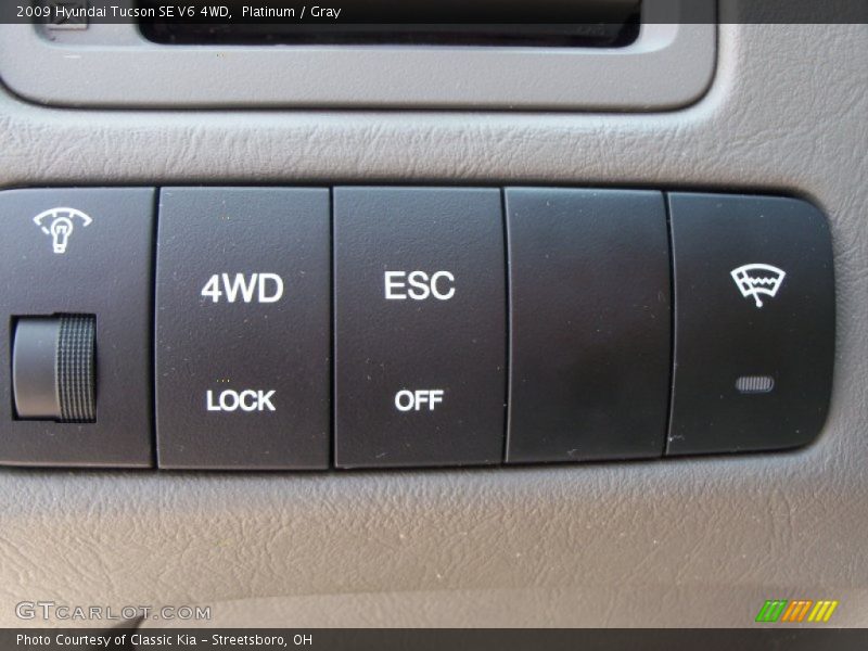 Platinum / Gray 2009 Hyundai Tucson SE V6 4WD
