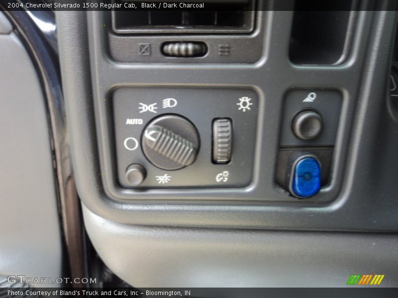 Black / Dark Charcoal 2004 Chevrolet Silverado 1500 Regular Cab