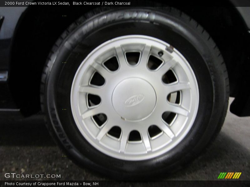 Black Clearcoat / Dark Charcoal 2000 Ford Crown Victoria LX Sedan