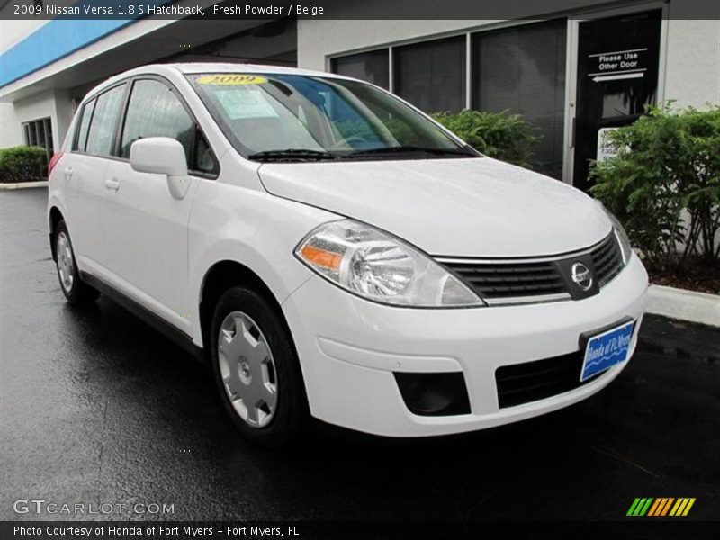 Fresh Powder / Beige 2009 Nissan Versa 1.8 S Hatchback