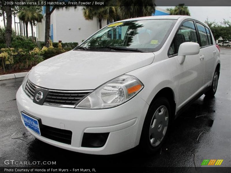 Fresh Powder / Beige 2009 Nissan Versa 1.8 S Hatchback