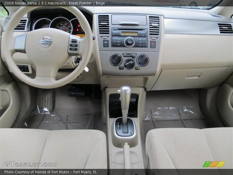Fresh Powder / Beige 2009 Nissan Versa 1.8 S Hatchback