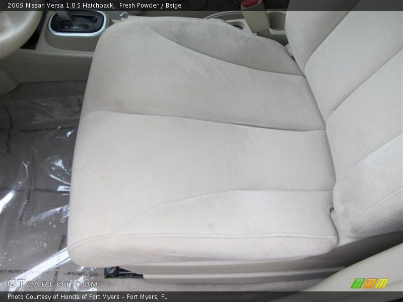 Fresh Powder / Beige 2009 Nissan Versa 1.8 S Hatchback