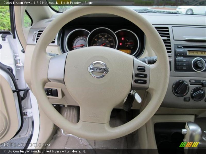 Fresh Powder / Beige 2009 Nissan Versa 1.8 S Hatchback