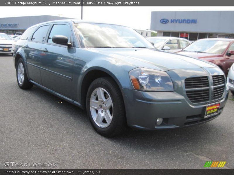 Magnesium Pearl / Dark Slate Gray/Light Graystone 2005 Dodge Magnum SXT