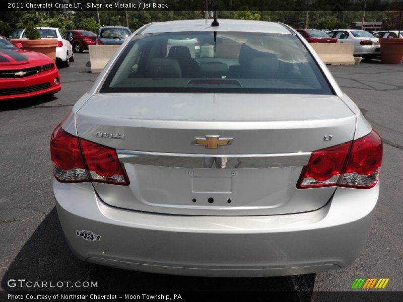 Silver Ice Metallic / Jet Black 2011 Chevrolet Cruze LT