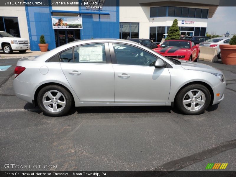 Silver Ice Metallic / Jet Black 2011 Chevrolet Cruze LT