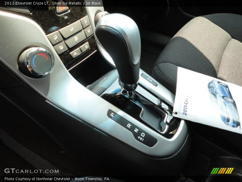 Silver Ice Metallic / Jet Black 2011 Chevrolet Cruze LT