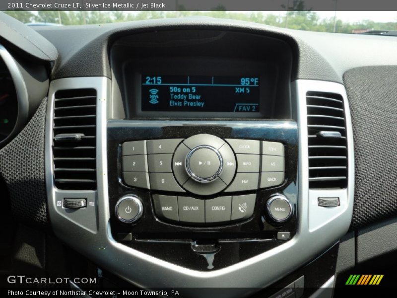 Silver Ice Metallic / Jet Black 2011 Chevrolet Cruze LT