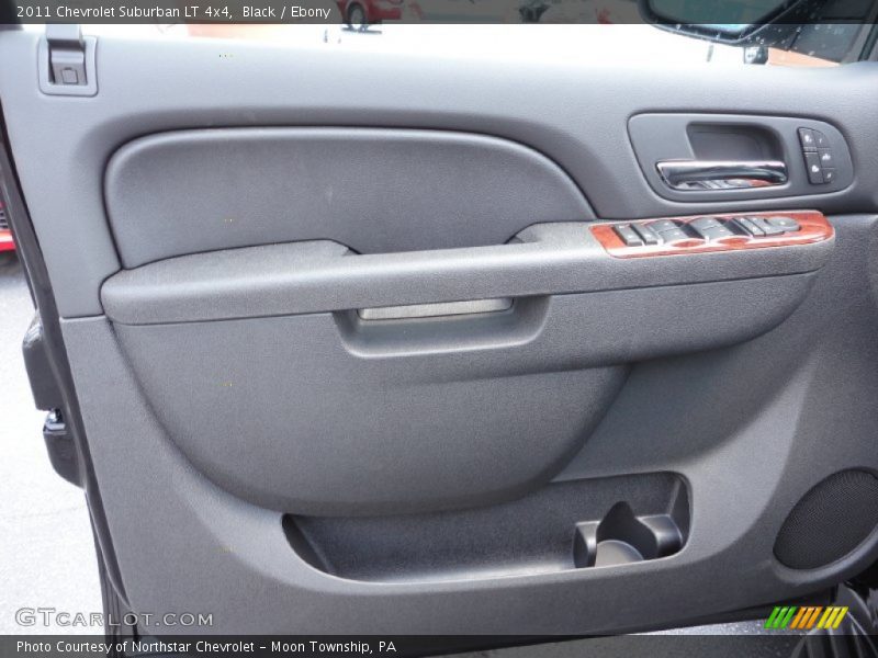 Black / Ebony 2011 Chevrolet Suburban LT 4x4