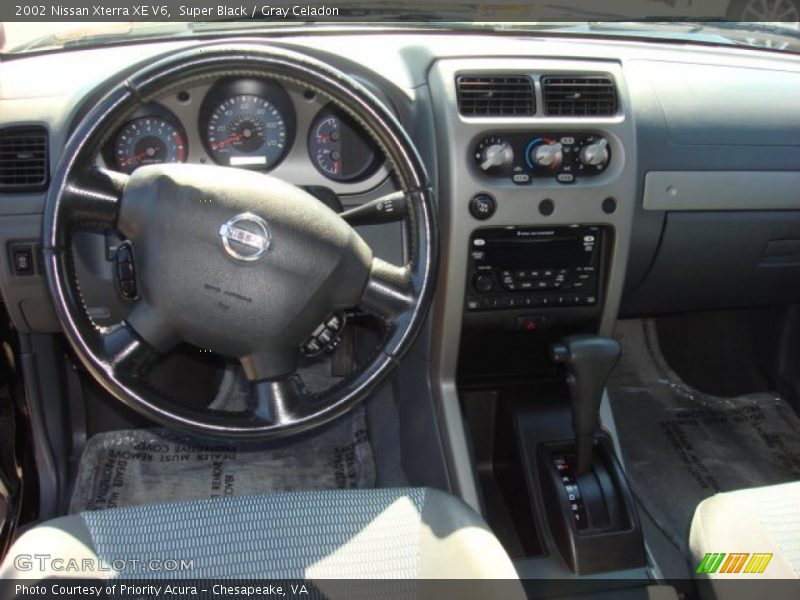 Super Black / Gray Celadon 2002 Nissan Xterra XE V6
