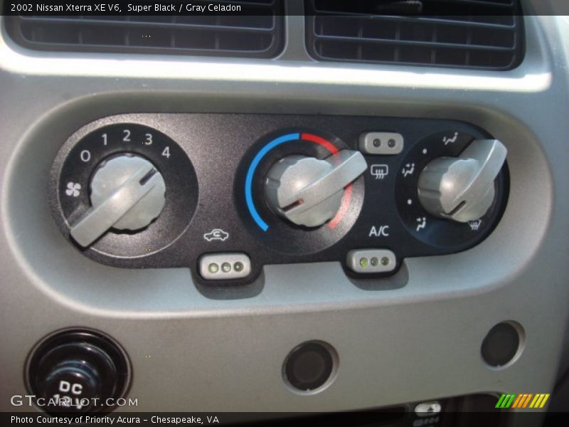 Super Black / Gray Celadon 2002 Nissan Xterra XE V6