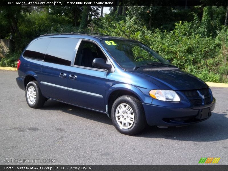 Patriot Blue Pearl / Sandstone 2002 Dodge Grand Caravan Sport