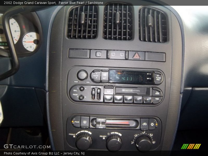 Patriot Blue Pearl / Sandstone 2002 Dodge Grand Caravan Sport