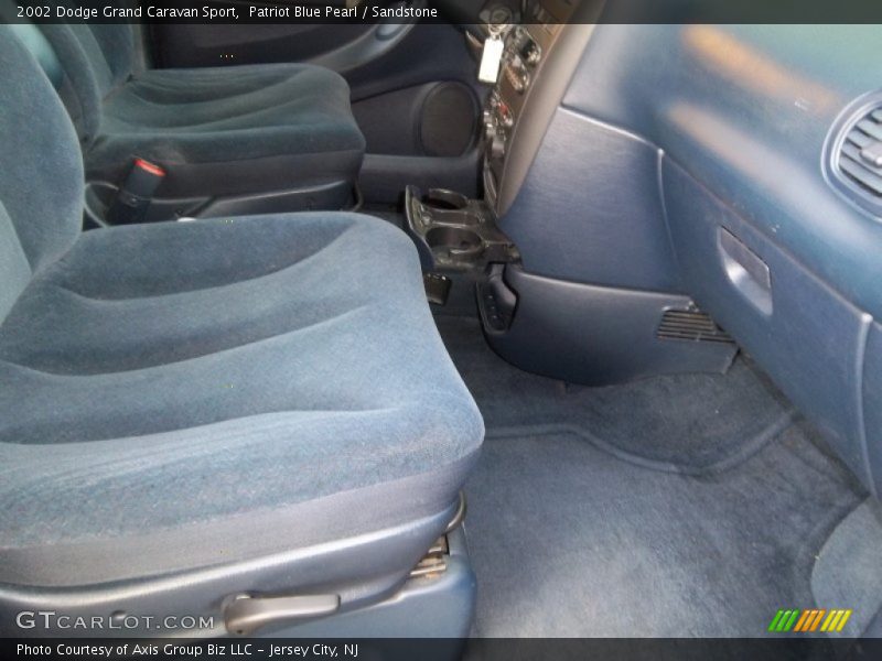 Patriot Blue Pearl / Sandstone 2002 Dodge Grand Caravan Sport