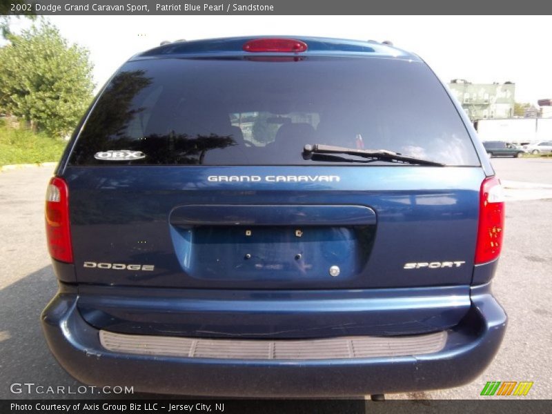 Patriot Blue Pearl / Sandstone 2002 Dodge Grand Caravan Sport