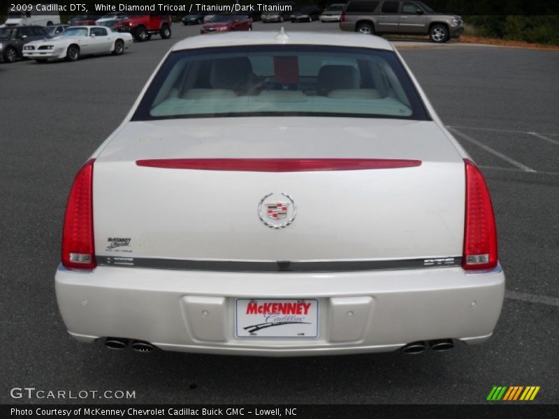 White Diamond Tricoat / Titanium/Dark Titanium 2009 Cadillac DTS