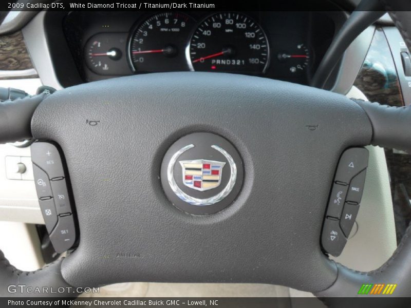 White Diamond Tricoat / Titanium/Dark Titanium 2009 Cadillac DTS