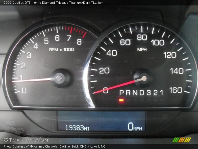 White Diamond Tricoat / Titanium/Dark Titanium 2009 Cadillac DTS