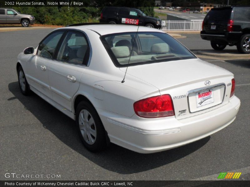 Noble White / Beige 2002 Hyundai Sonata