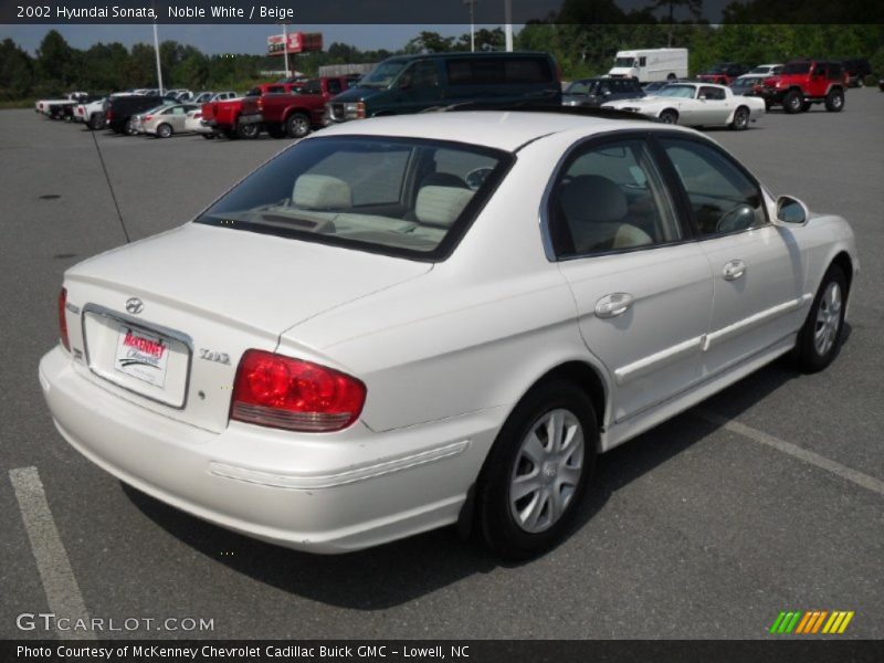 Noble White / Beige 2002 Hyundai Sonata