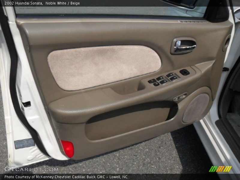 Noble White / Beige 2002 Hyundai Sonata