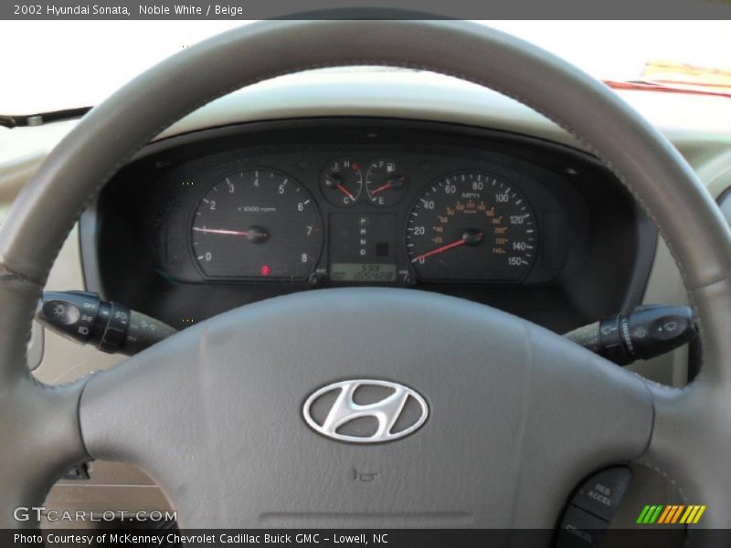 Noble White / Beige 2002 Hyundai Sonata