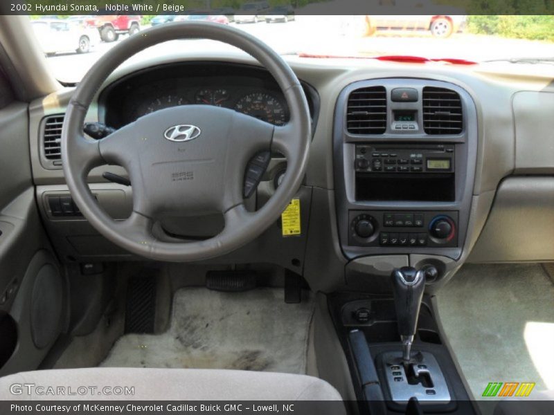 Noble White / Beige 2002 Hyundai Sonata