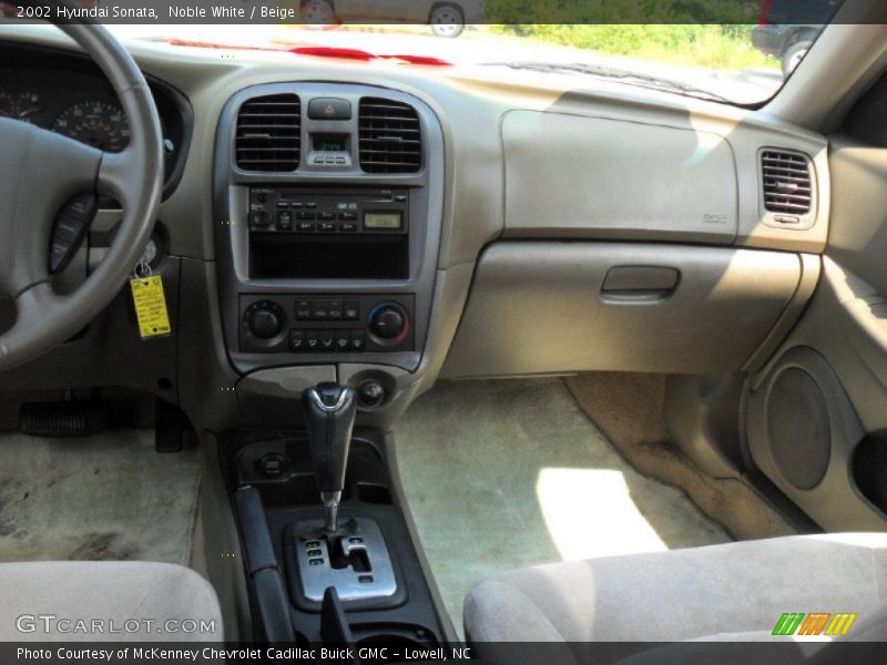 Noble White / Beige 2002 Hyundai Sonata