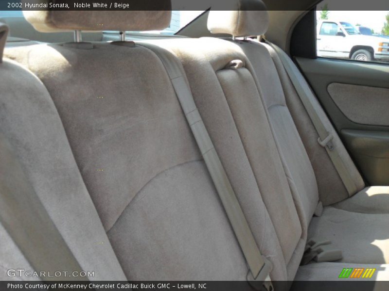 Noble White / Beige 2002 Hyundai Sonata