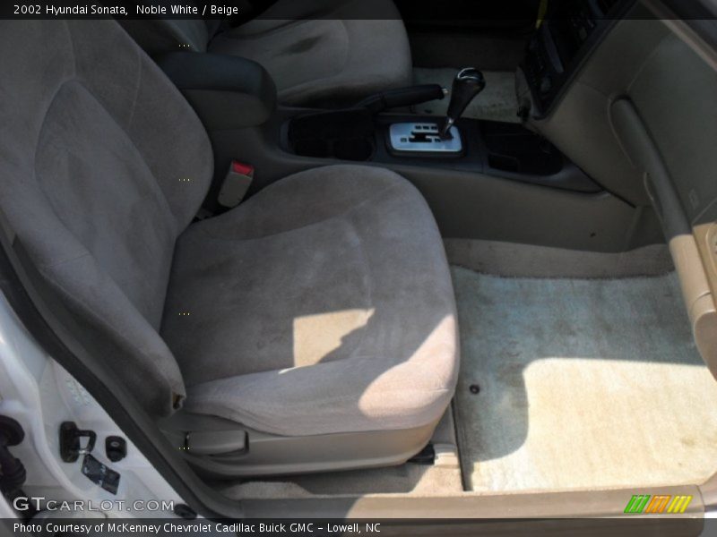 Noble White / Beige 2002 Hyundai Sonata