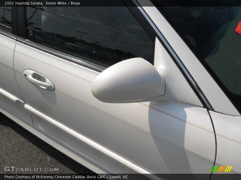 Noble White / Beige 2002 Hyundai Sonata