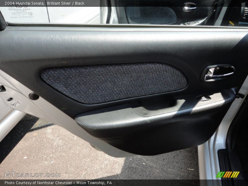 Brilliant Silver / Black 2004 Hyundai Sonata
