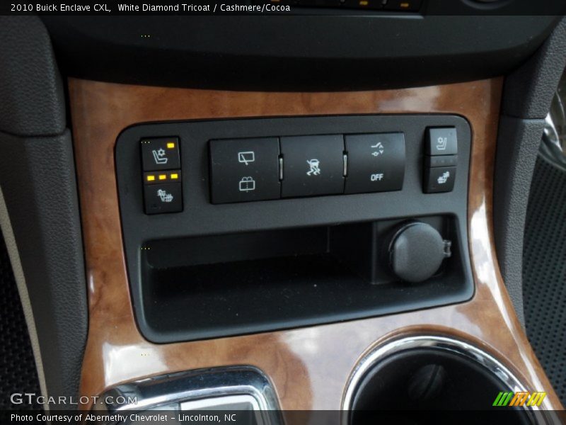 White Diamond Tricoat / Cashmere/Cocoa 2010 Buick Enclave CXL