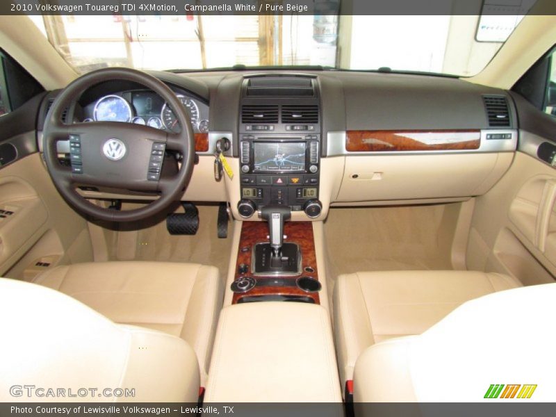 Campanella White / Pure Beige 2010 Volkswagen Touareg TDI 4XMotion