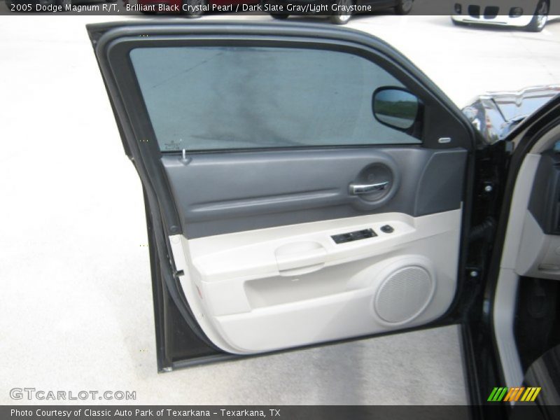 Brilliant Black Crystal Pearl / Dark Slate Gray/Light Graystone 2005 Dodge Magnum R/T