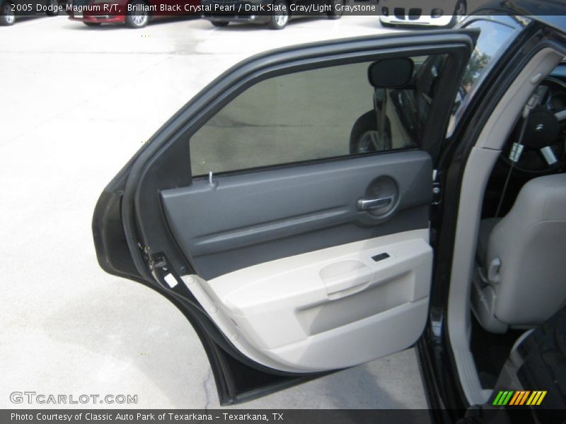Brilliant Black Crystal Pearl / Dark Slate Gray/Light Graystone 2005 Dodge Magnum R/T