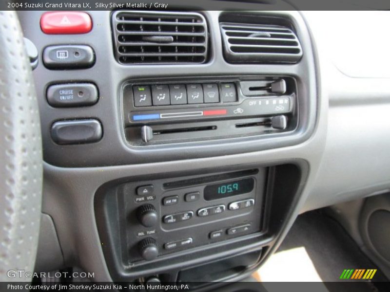 Silky Silver Metallic / Gray 2004 Suzuki Grand Vitara LX
