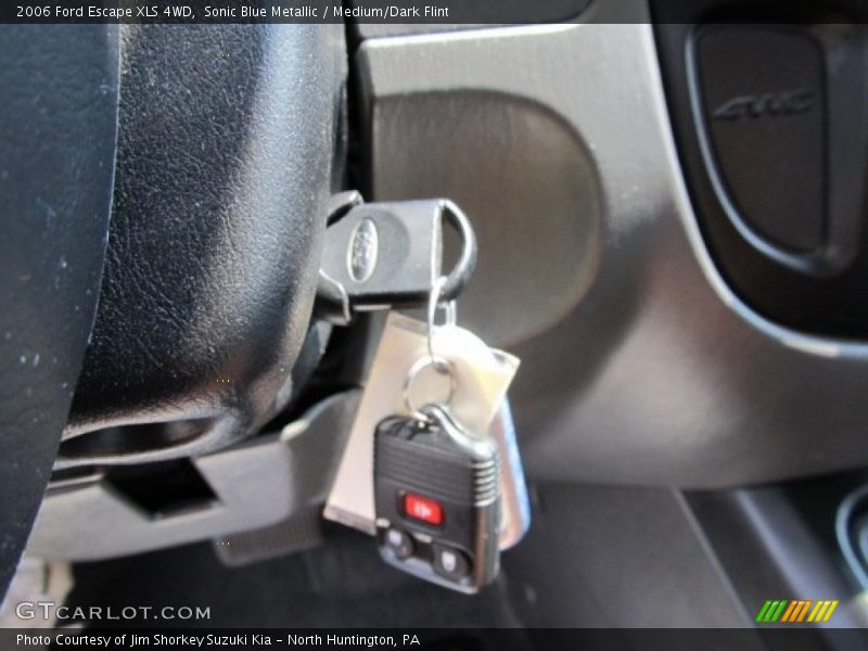 Sonic Blue Metallic / Medium/Dark Flint 2006 Ford Escape XLS 4WD