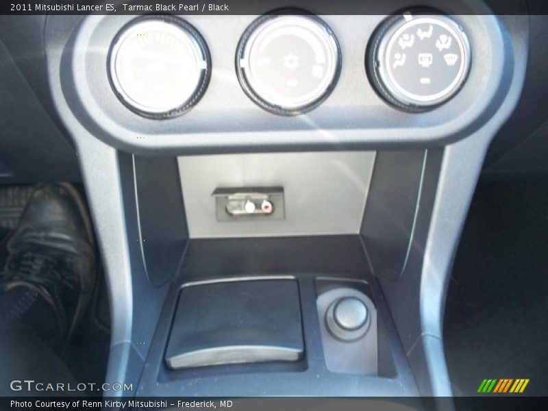 Tarmac Black Pearl / Black 2011 Mitsubishi Lancer ES