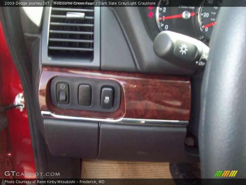 Melbourne Green Pearl / Dark Slate Gray/Light Graystone 2009 Dodge Journey SXT