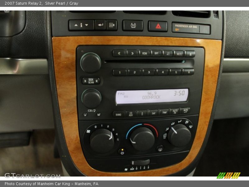 Silver Pearl / Gray 2007 Saturn Relay 2