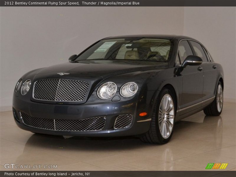 Front 3/4 View of 2012 Continental Flying Spur Speed