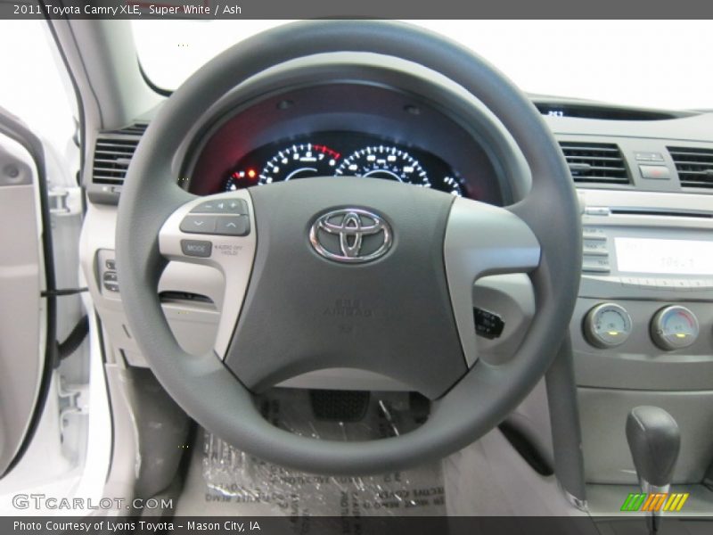 Super White / Ash 2011 Toyota Camry XLE