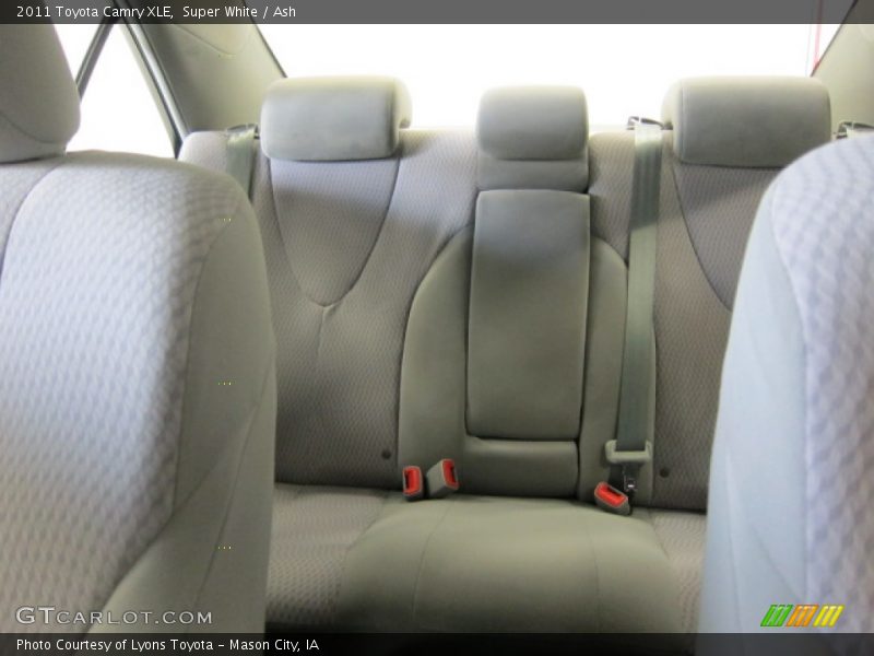 Super White / Ash 2011 Toyota Camry XLE